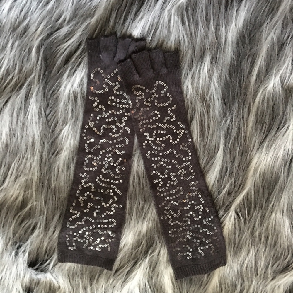 Sparkly Gray Fingerless Gloves